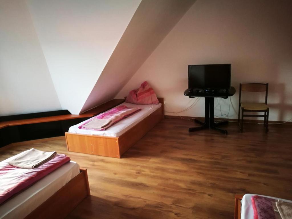 Peregrino Vendeghaz Hotel Budaörs Eksteriør billede